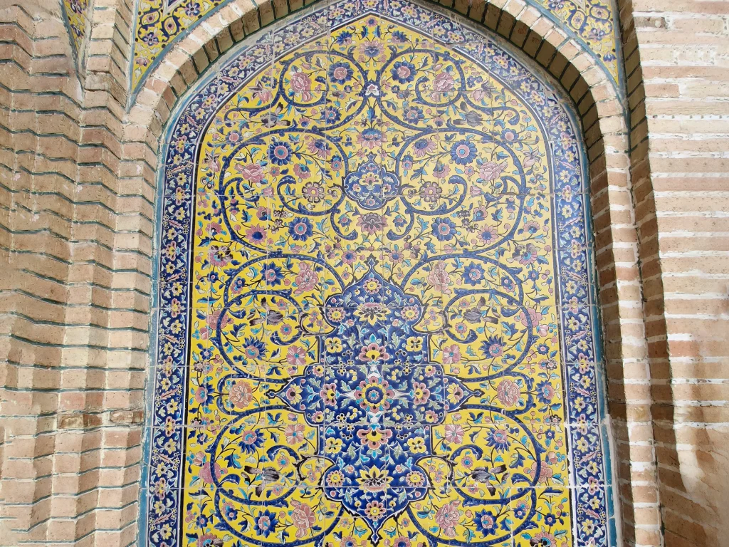کاشی کاری مسجد شاه بازار تهران, کاشی خشت مسجد فتحعلی شاه بازار تهران